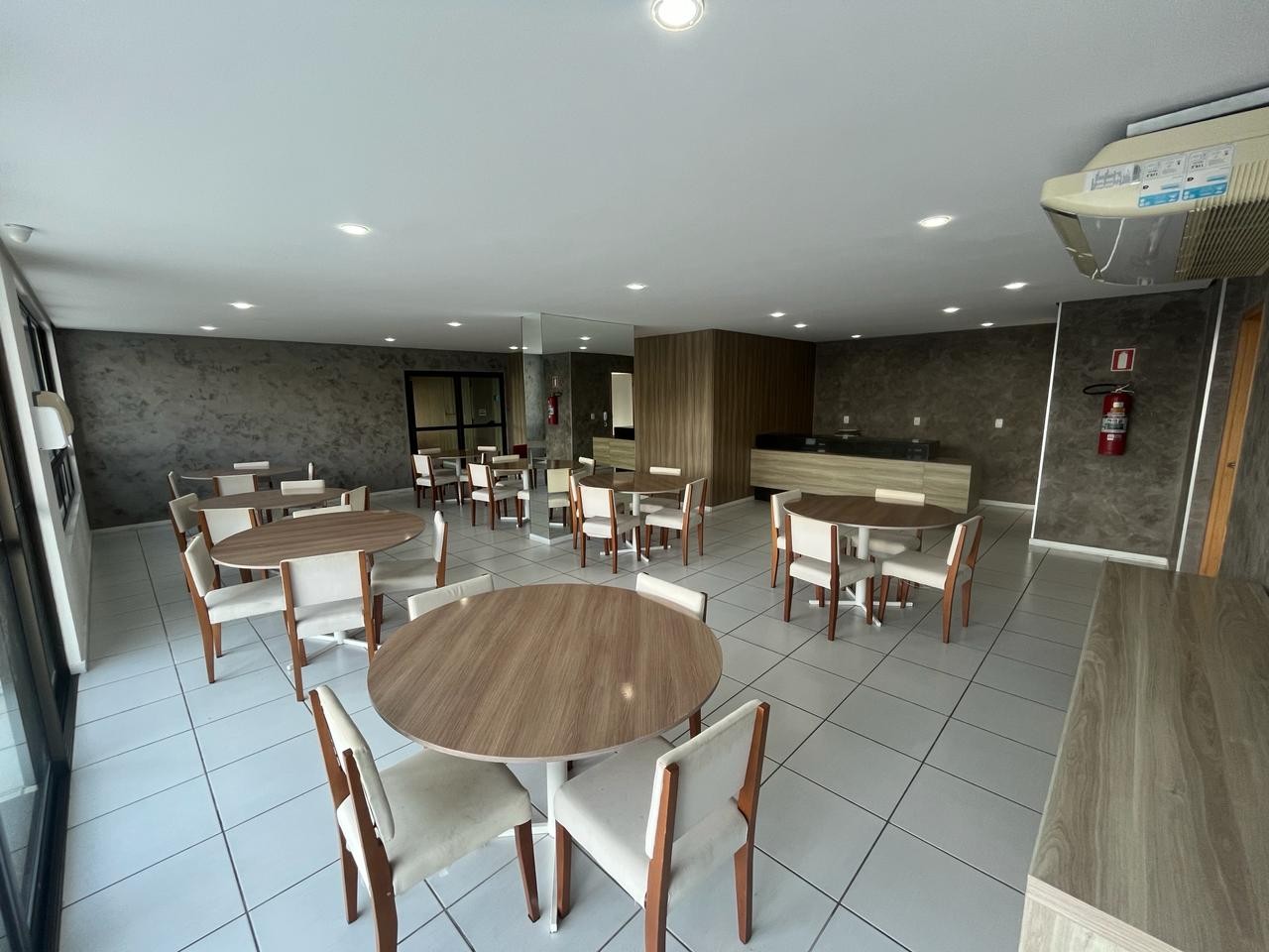 Apartamento à venda com 3 quartos, 68m² - Foto 8