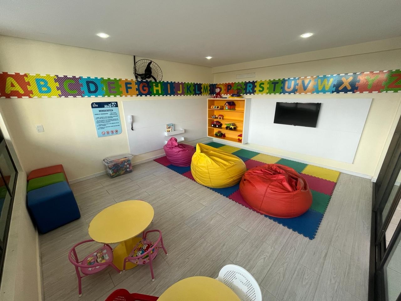 Apartamento à venda com 3 quartos, 68m² - Foto 7